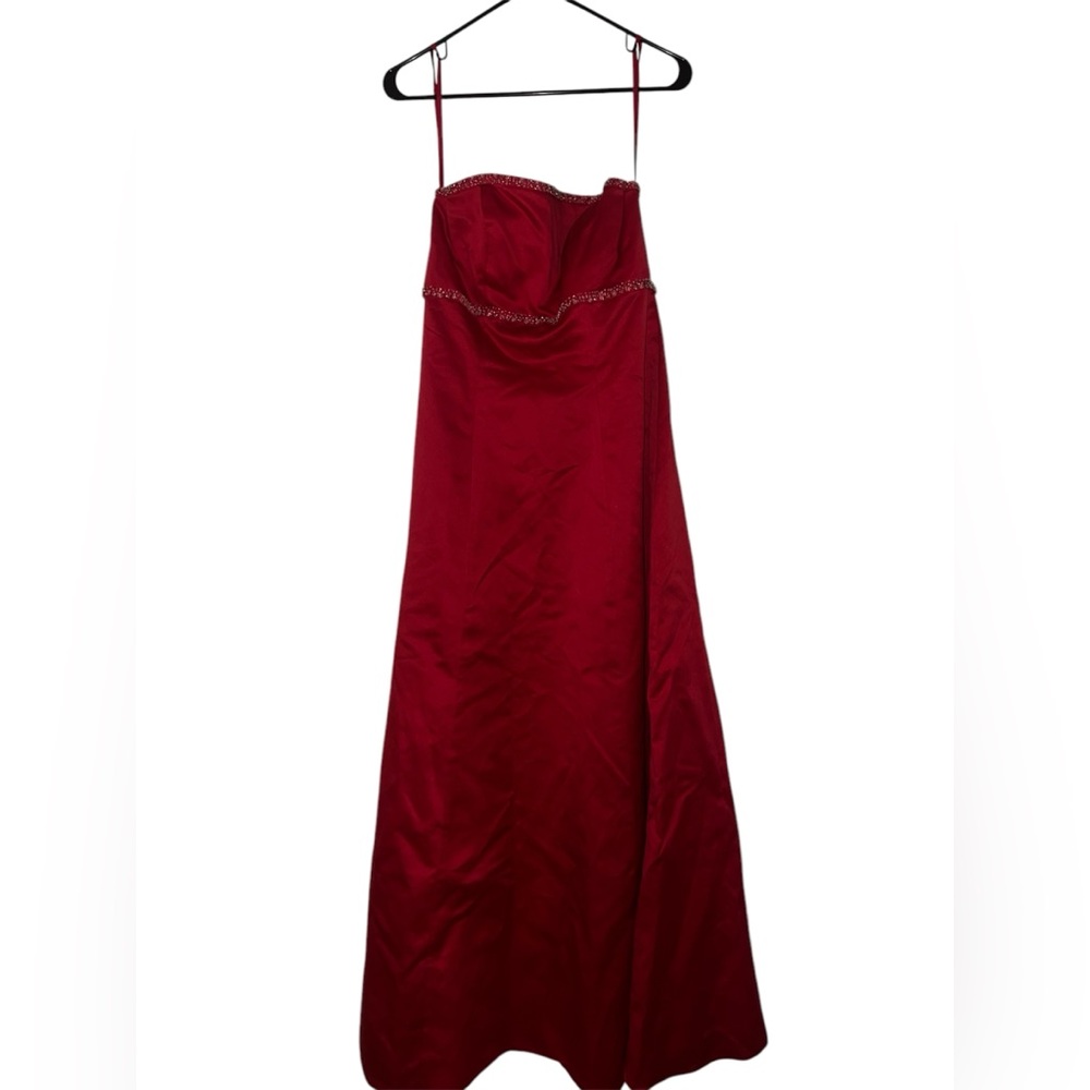 Elegant Red Strapless Dress